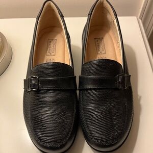 Ortho Line by Hoopoe